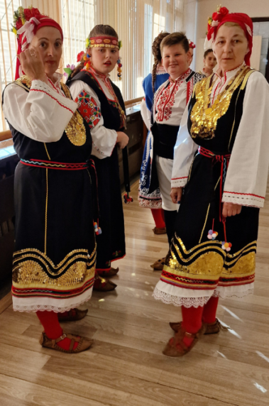 Ансамбъл Локорско посреща Таратанци