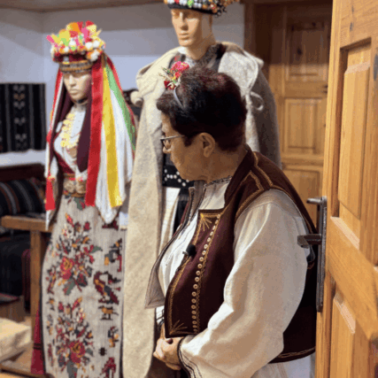 Къща за фолклорни кукли село Тополи Димка Андреева