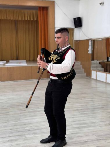 Калоян Янков - гайдар от Народно читалище "Св. Св. Кирил и Методий - 1927" с.Тополи