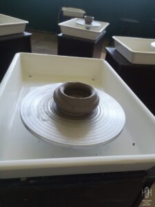 Грънчарско колело в училище в село Бързия до Берковица